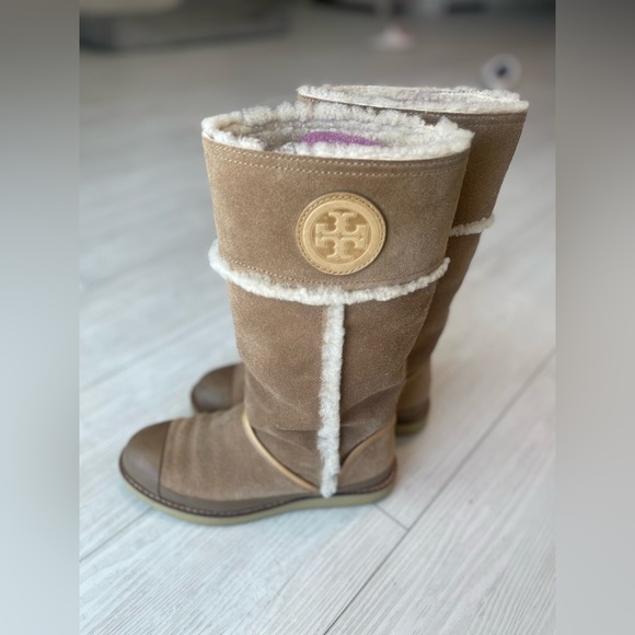 Tory Burch Shoes - Tory burch shearling hoots